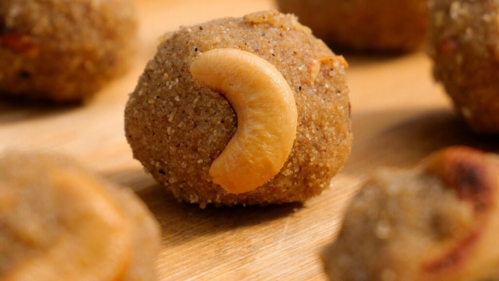 Oats Dates Ladoo